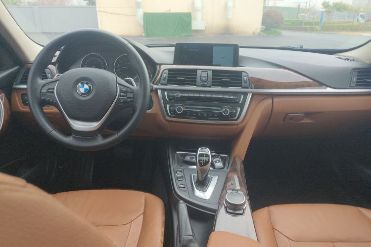 Used BMW 3 Series 2015 320Li Luxury Design Package Center Console