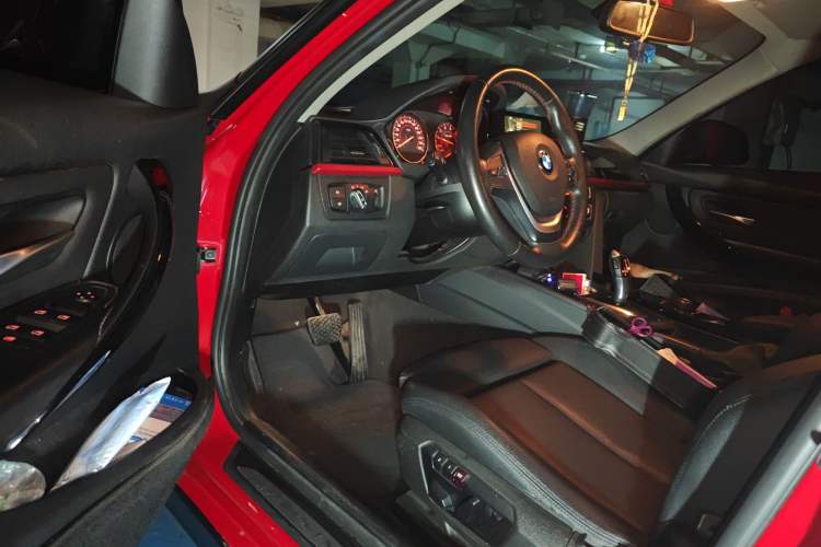 Used BMW 3 Series 2015 316i Sport Design Package Driver Seat