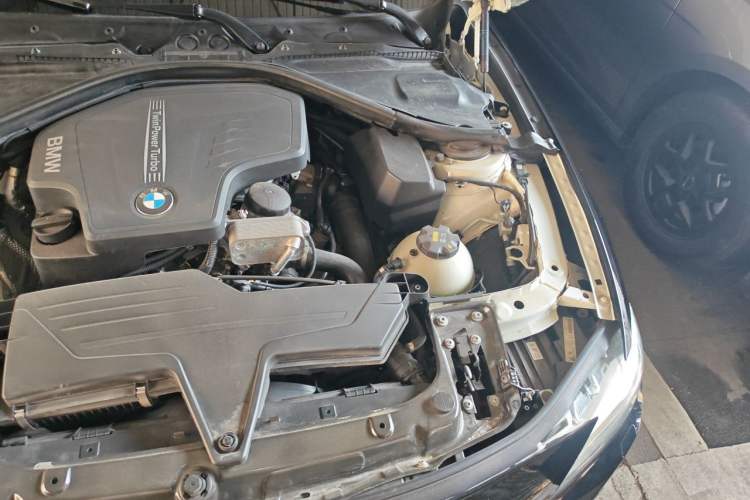 Used BMW 3 Series 2015 328i Sport Design Package Engine Bay Left