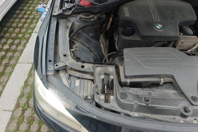 Used BMW 3 Series 2015 320i Active Edition Engine Bay Right