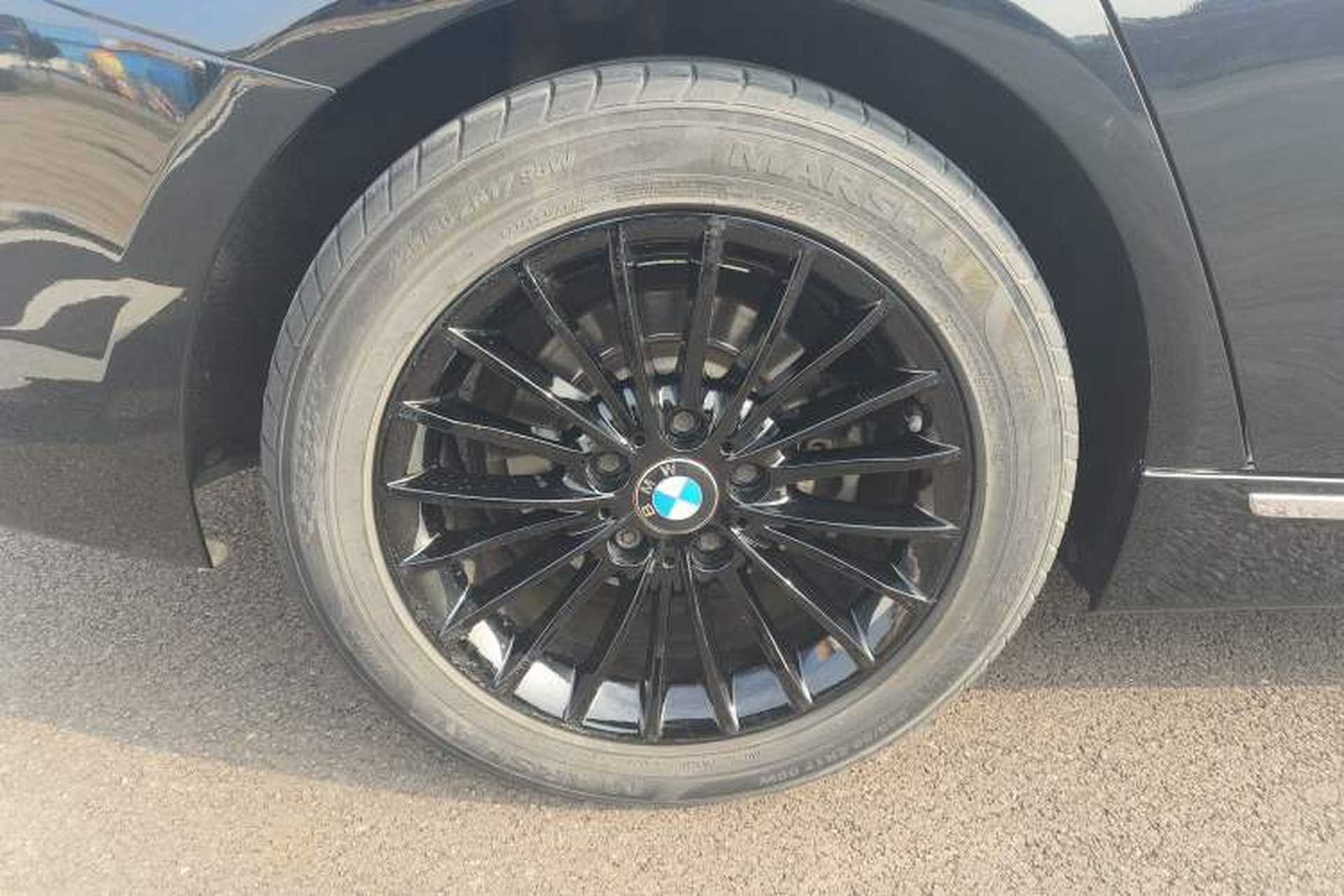 Used BMW 3 Series 2015 320Li Luxury Design Package Exterior 4