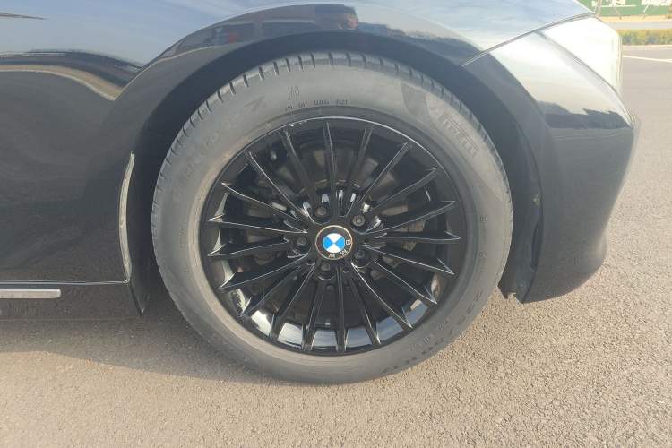 Used BMW 3 Series 2015 320Li Luxury Design Package Exterior 5