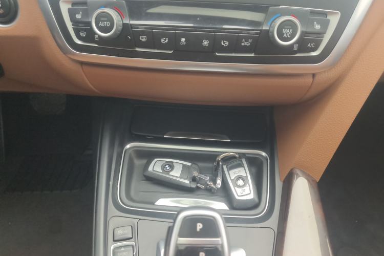 Used BMW 3 Series 2015 320Li Luxury Design Package Interior 1