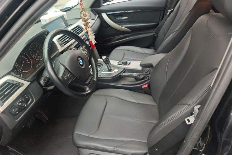 Used BMW 3 Series 2015 320i Active Edition Left Front Seat