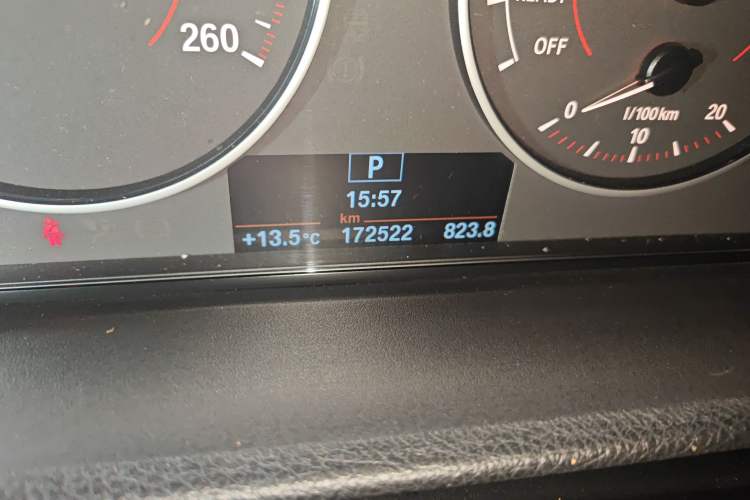 Used BMW 3 Series 2015 316i Sport Design Package Odometer Close Up