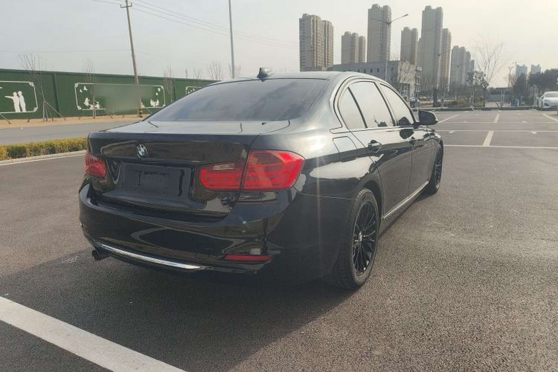 Used BMW 3 Series 2015 320Li Luxury Design Package Rear Right 45 Deg