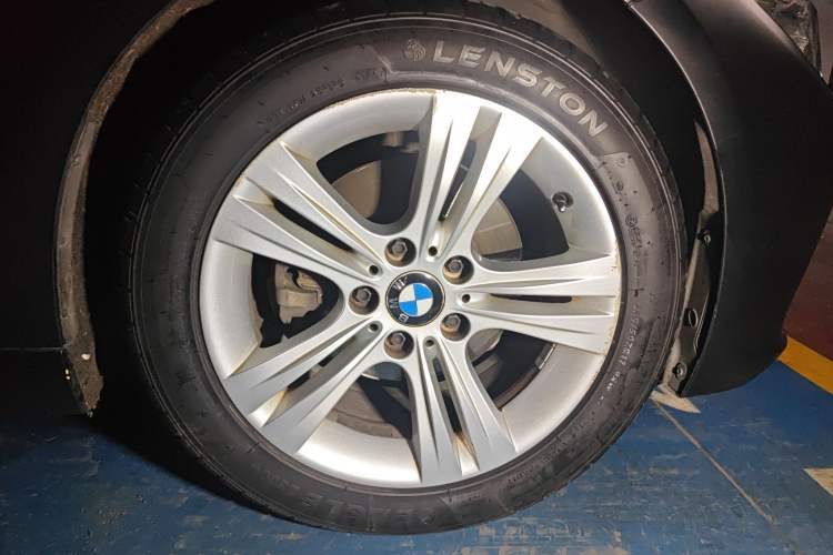Used BMW 3 Series 2015 316i Sport Design Package Right Front Wheel Hub