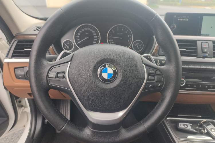 Used BMW 3 Series 2015 320Li Luxury Design Package Steering Wheel