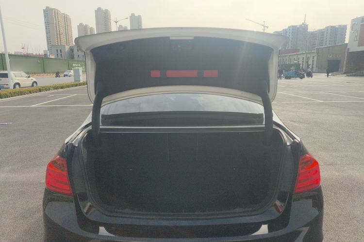 Used BMW 3 Series 2015 320Li Luxury Design Package Trunk