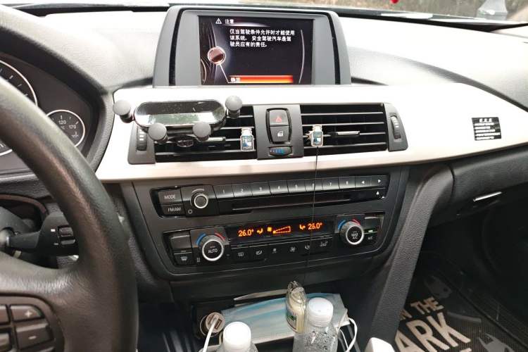 Used BMW 3 Series 2015 320Li Luxury Edition Fashion Model Audio And AC Panel