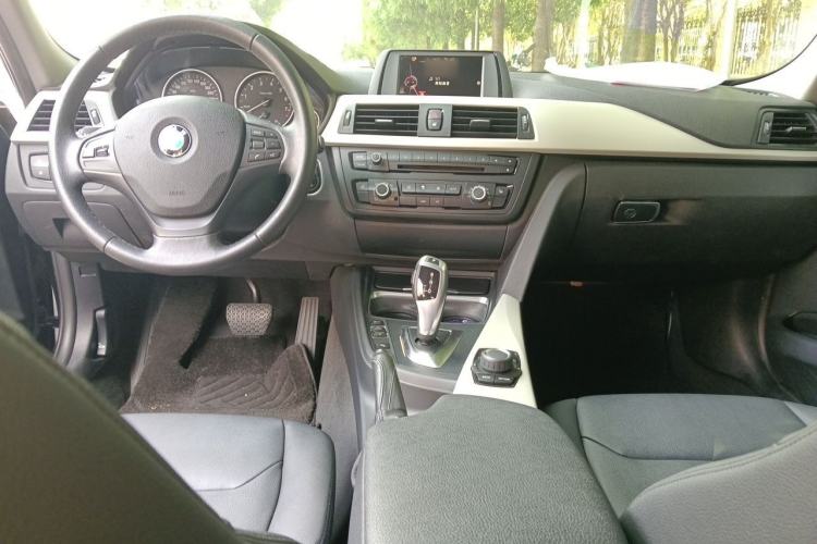 Used BMW 3 Series 2015 316Li Fashion Model Center Console