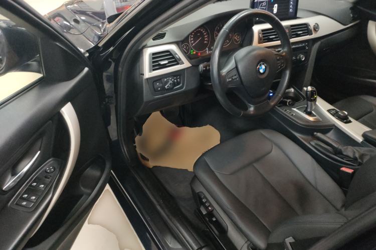 Used BMW 3 Series 2015 320i Active Edition Driver Seat