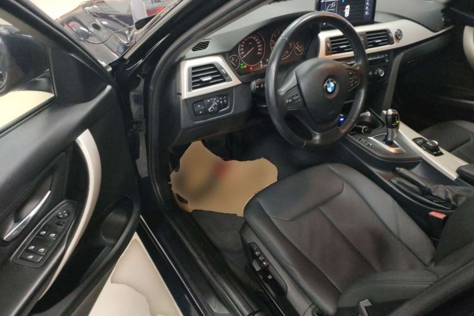 Used BMW 3 Series 2015 320i Active Edition Driver Seat
