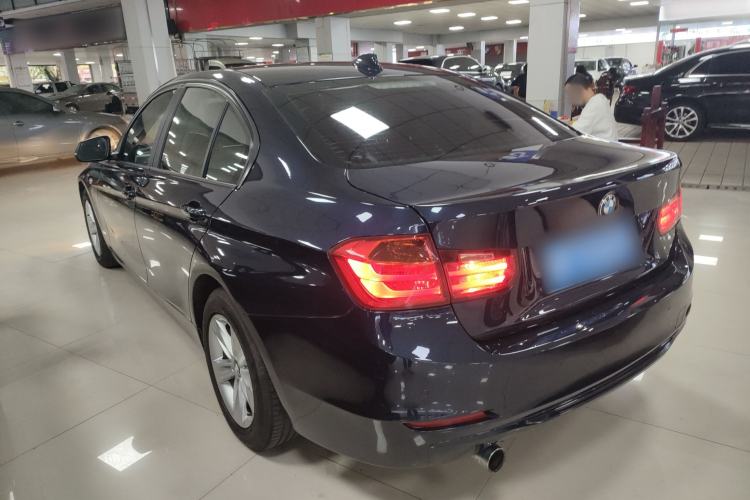 Used BMW 3 Series 2015 320i Active Edition Exterior 2