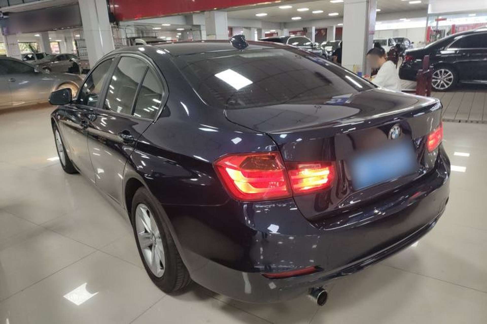 Used BMW 3 Series 2015 320i Active Edition Exterior 2
