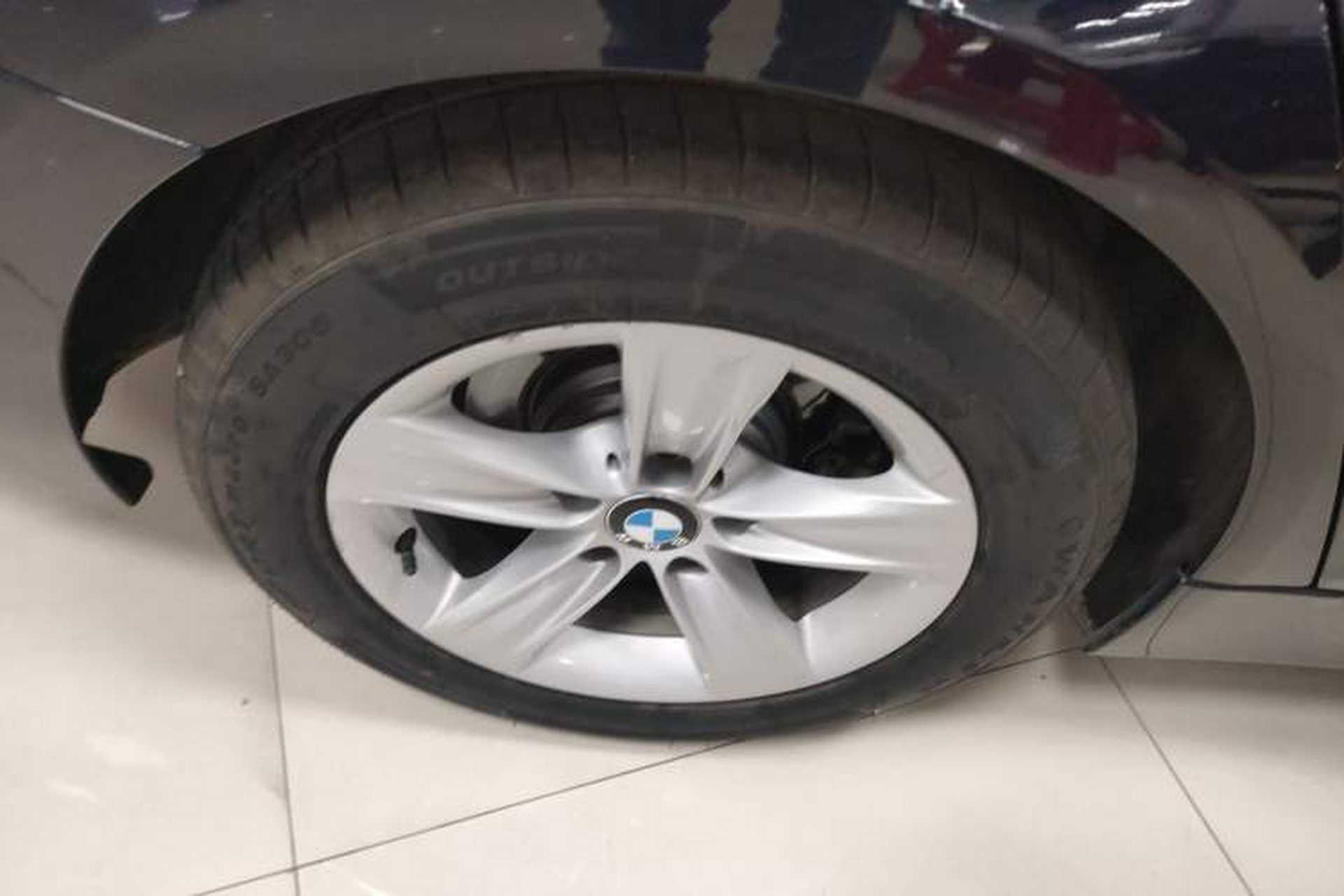 Used BMW 3 Series 2015 320i Active Edition Exterior 5