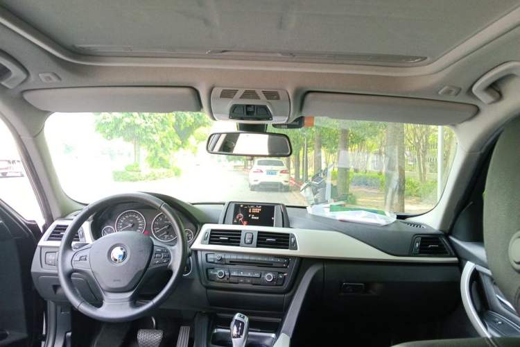 Used BMW 3 Series 2015 316Li Fashion Model Headliner