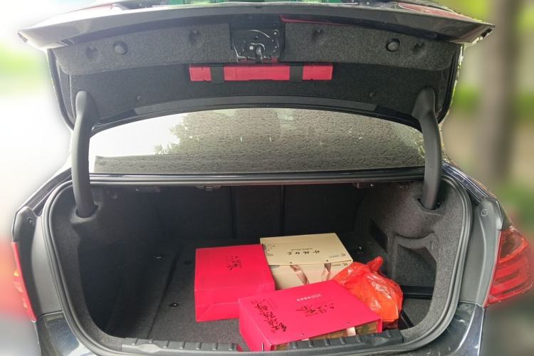Used BMW 3 Series 2015 316Li Fashion Model Trunk