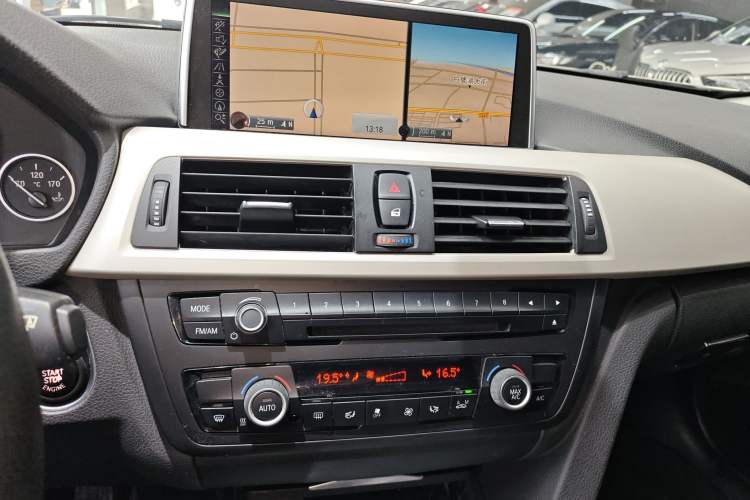 Used BMW 3 Series 2015 320Li Luxury Edition Fashion Model Audio And AC Panel
