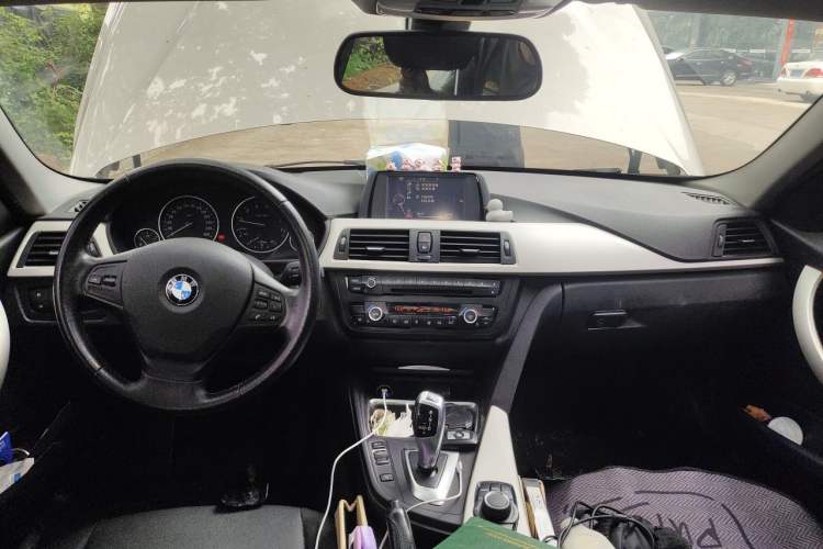 Used BMW 3 Series 2015 320Li Luxury Edition Fashion Model Center Console
