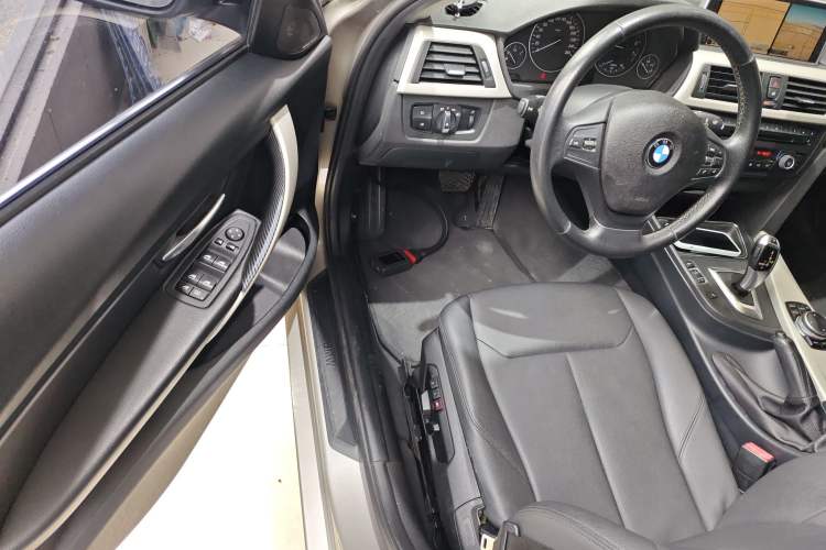 Used BMW 3 Series 2015 320Li Luxury Edition Fashion Model Interior 3