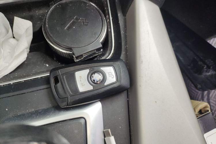 Used BMW 3 Series 2015 320Li Luxury Edition Fashion Model Vehicle Key
