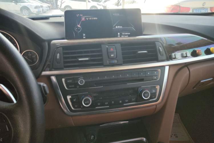 Used BMW 3 Series 2015 320Li Luxury Design Package Premium Edition Audio And AC Panel
