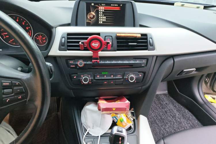 Used BMW 3 Series 2015 316Li Fashion Model Audio And AC Panel