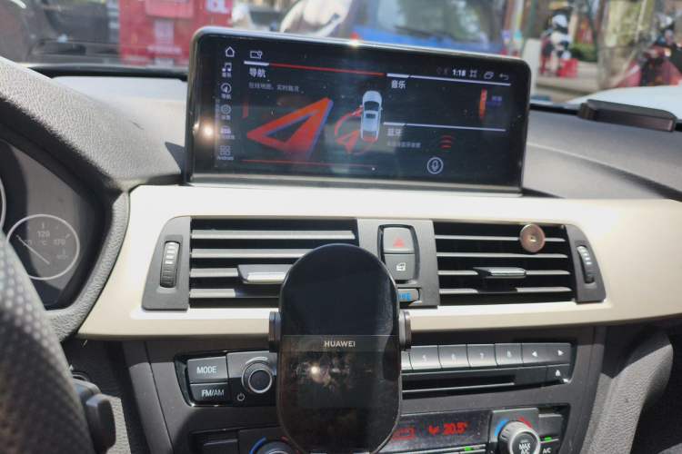 Used BMW 3 Series 2015 320Li Luxury Edition Fashion Model Audio And AC Panel