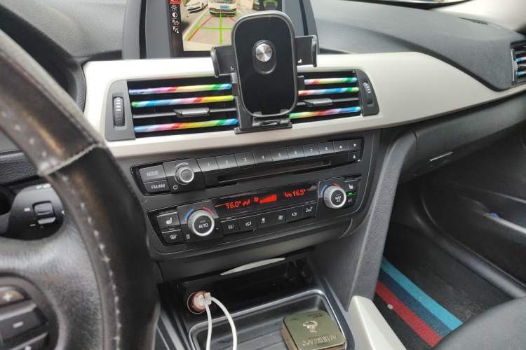 Used BMW 3 Series 2015 320i Luxury Line Stylish Edition Audio And AC Panel