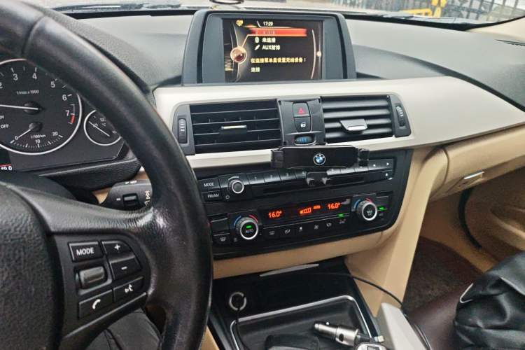 Used BMW 3 Series 2015 320Li Fashion Model Audio And AC Panel