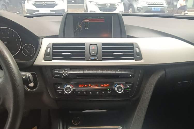 Used BMW 3 Series 2015 320i Luxury Line Stylish Edition Audio And AC Panel