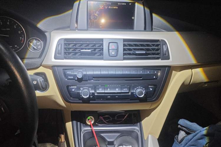 Used BMW 3 Series 2015 316Li Fashion Model Audio And AC Panel