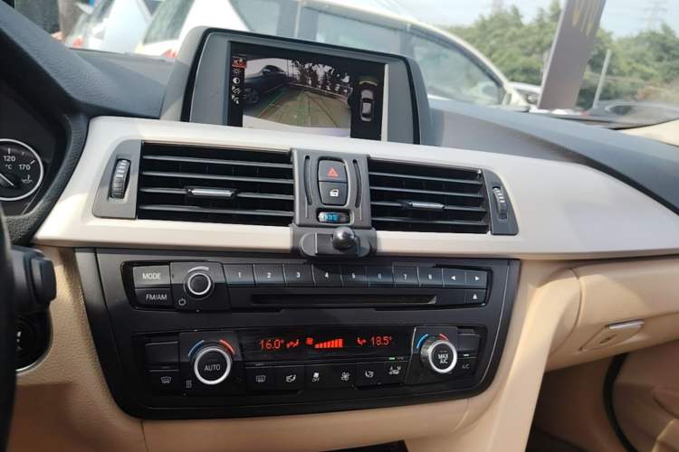 Used BMW 3 Series 2015 320Li Luxury Edition Fashion Model Audio And AC Panel
