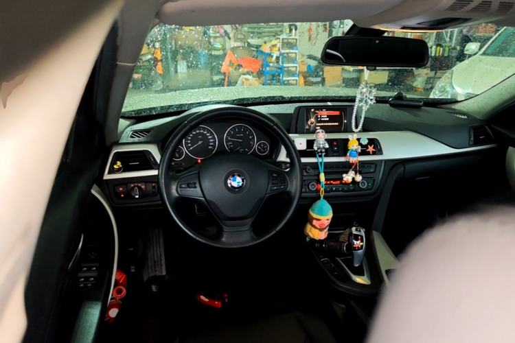 Used BMW 3 Series 2015 320Li Fashion Model Center Console