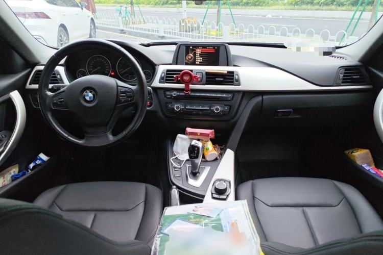 Used BMW 3 Series 2015 316Li Fashion Model Center Console