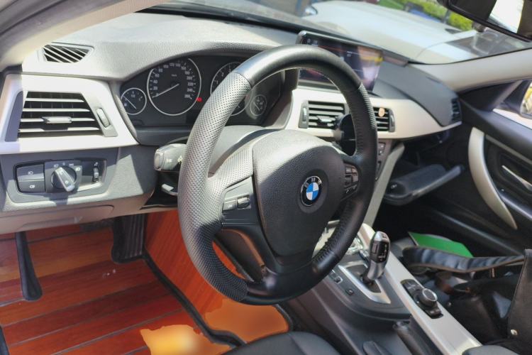 Used BMW 3 Series 2015 320Li Luxury Edition Fashion Model Center Console