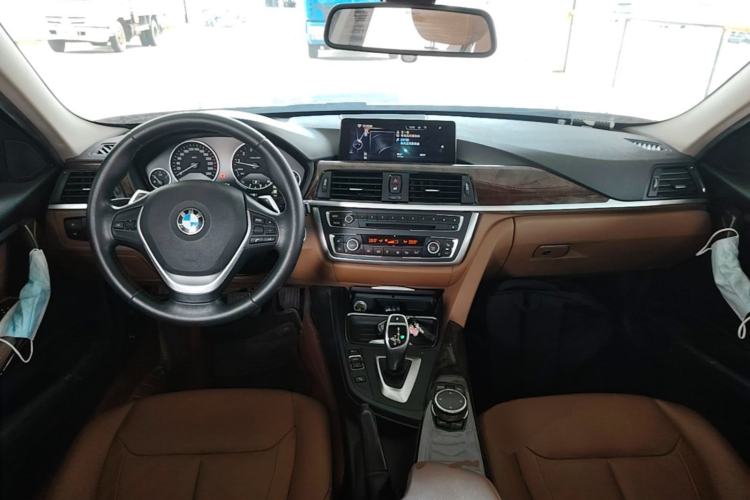 Used BMW 3 Series 2015 320Li Luxury Design Package Center Console