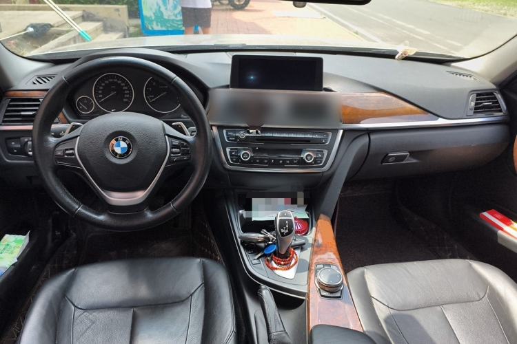 Used BMW 3 Series 2015 320Li Luxury Design Package Center Console