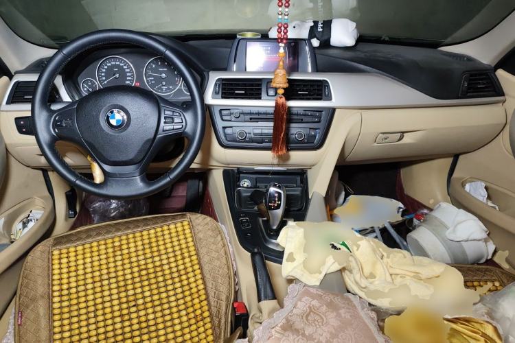Used BMW 3 Series 2015 316Li Fashion Model Center Console
