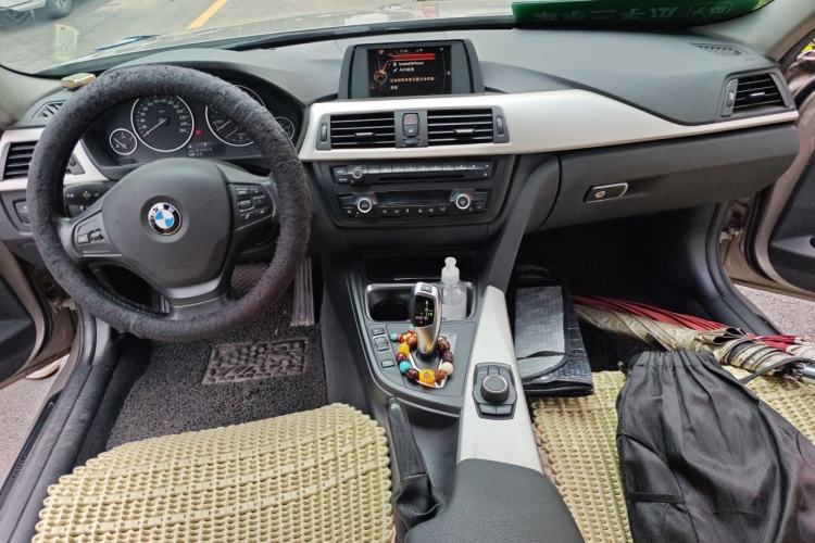 Used BMW 3 Series 2015 320Li Luxury Edition Fashion Model Center Console