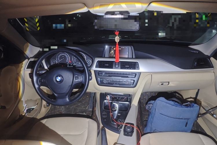 Used BMW 3 Series 2015 316Li Fashion Model Center Console