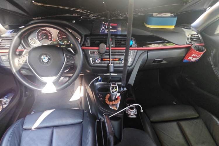 Used BMW 3 Series 2015 320i Sport Design Package Center Console