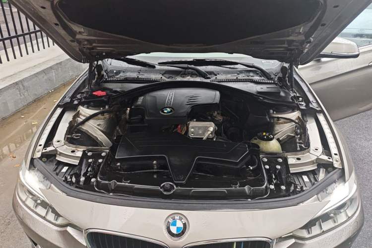 Used BMW 3 Series 2015 320Li Fashion Model Engine Bay