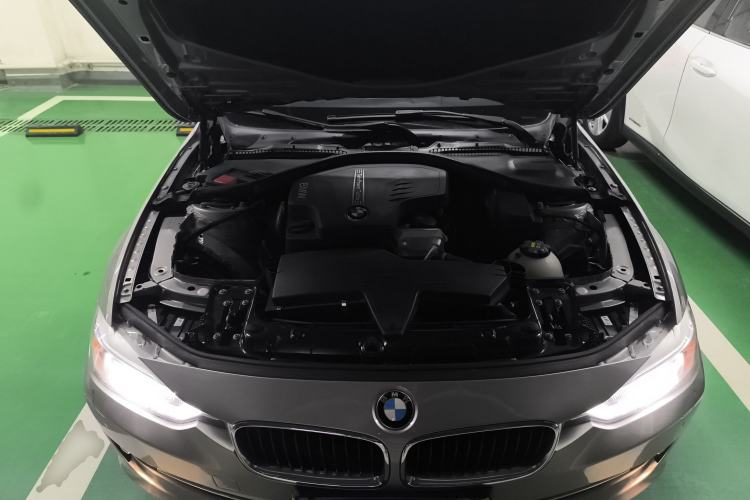 Used BMW 3 Series 2015 320Li Luxury Edition Fashion Model Engine Bay