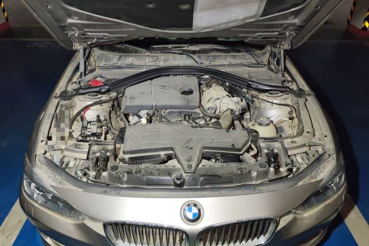 Used BMW 3 Series 2015 316Li Fashion Model Engine Bay