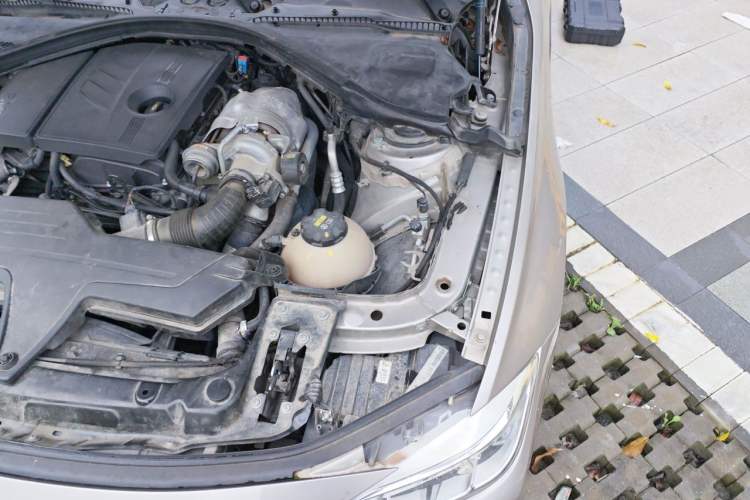 Used BMW 3 Series 2015 316Li Fashion Model Engine Bay Left