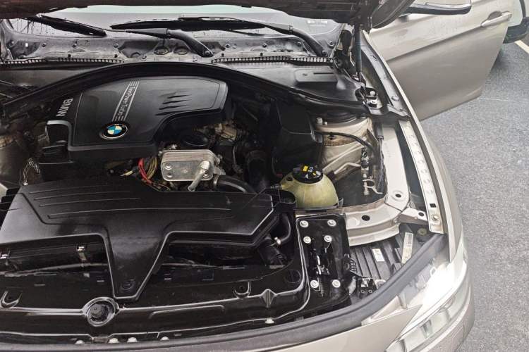 Used BMW 3 Series 2015 320Li Fashion Model Engine Bay Left