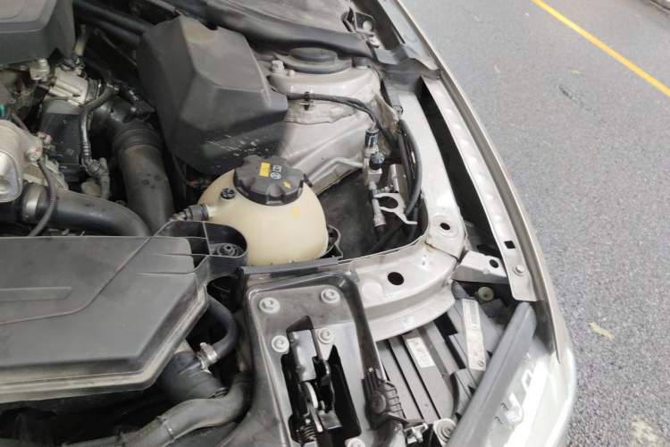 Used BMW 3 Series 2015 320Li Luxury Edition Fashion Model Engine Bay Left