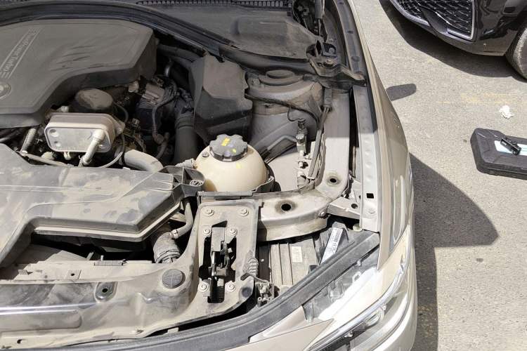 Used BMW 3 Series 2015 328i Sport Design Package Engine Bay Left